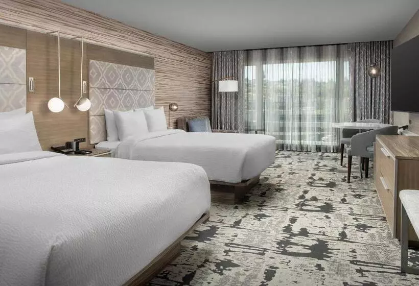 Silver Cloud Hotel Tacoma At Point Ruston Waterfront