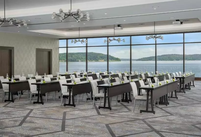 Silver Cloud Hotel Tacoma At Point Ruston Waterfront