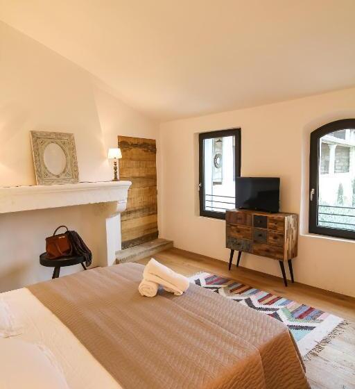 تختخواب و صبحانه La Maison D'aimé