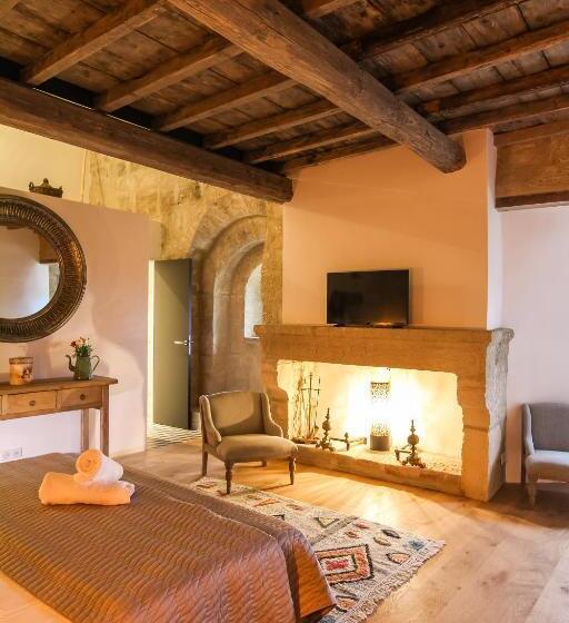 تختخواب و صبحانه La Maison D'aimé