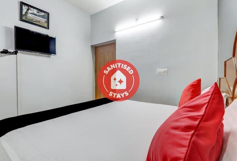 فندق Capital O 79102 Krish Holiday Inn