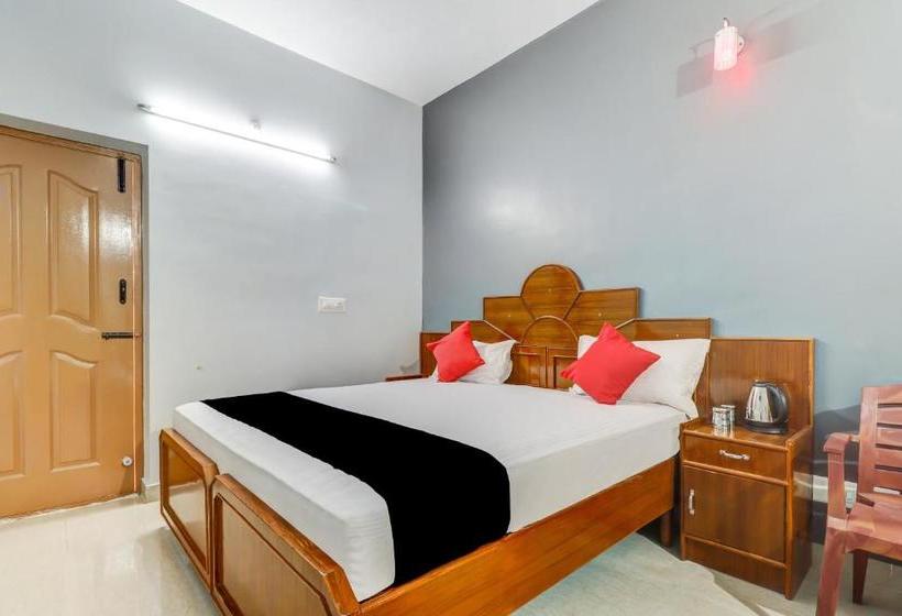 فندق Capital O 79102 Krish Holiday Inn