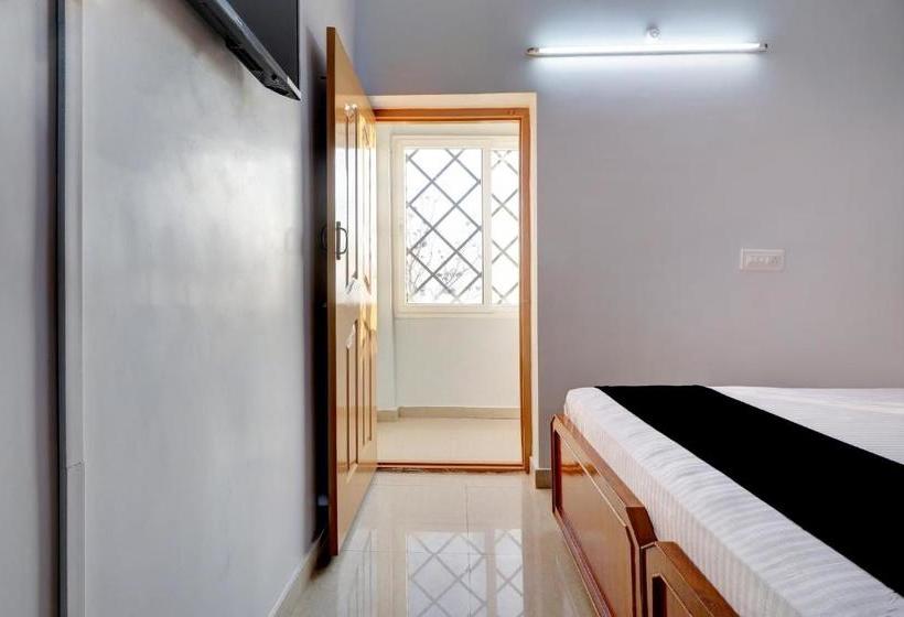 فندق Capital O 79102 Krish Holiday Inn