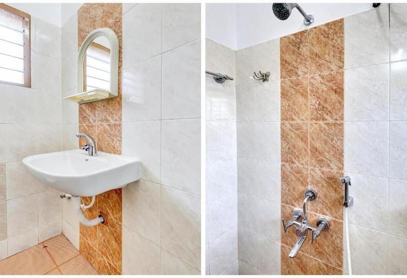 فندق Capital O 79102 Krish Holiday Inn