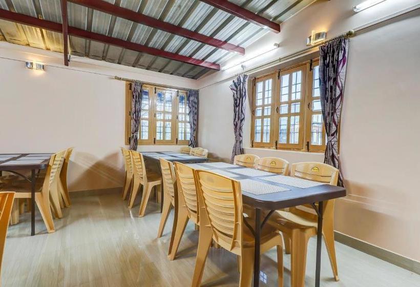 فندق Capital O 79102 Krish Holiday Inn