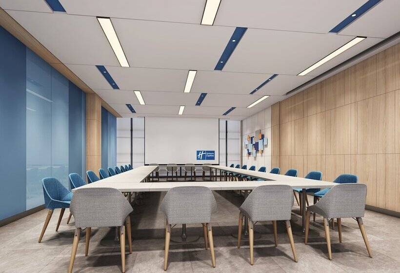 Hotel Holiday Inn Express Shenzhen North Station By Ihg
