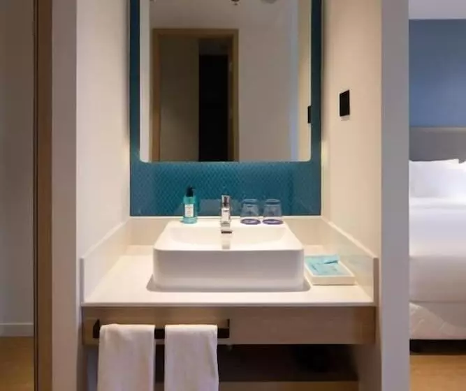 هتل Holiday Inn Express Shenzhen North Station By Ihg