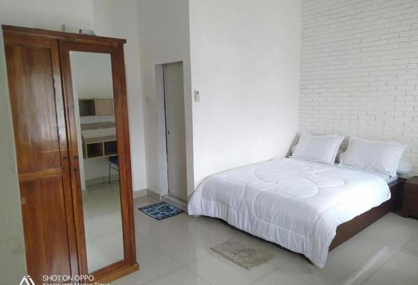 בית מלון כפרי Koolkost @ Aisyah Residence