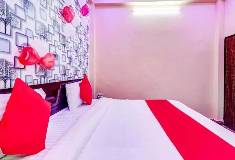 هتل Oyo 77242 R K Residency Sgpgi