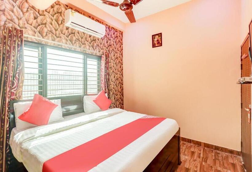 בית מלון כפרי Oyo 77242 R K Residency Sgpgi