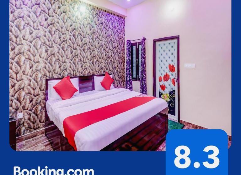 בית מלון כפרי Oyo 77242 R K Residency Sgpgi