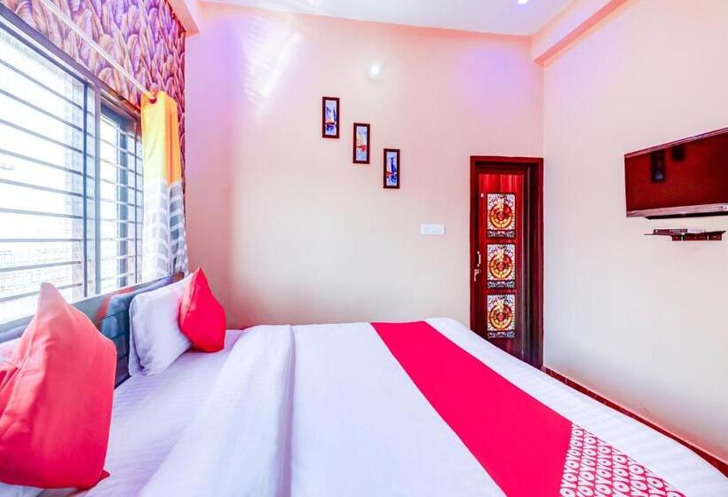 בית מלון כפרי Oyo 77242 R K Residency Sgpgi