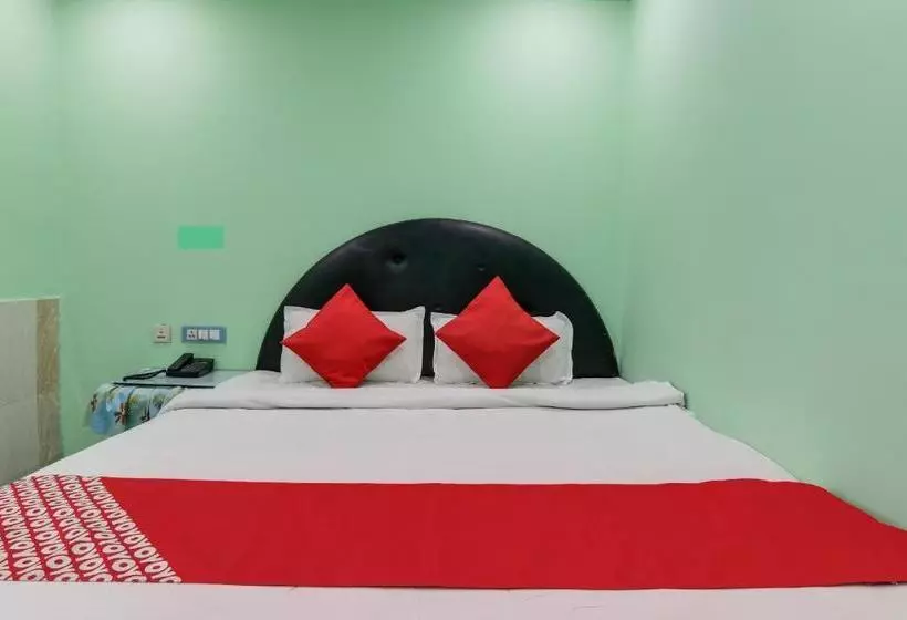 ホテル Oyo 78777  Uday Raj Palace