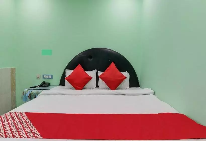 ホテル Oyo 78777  Uday Raj Palace