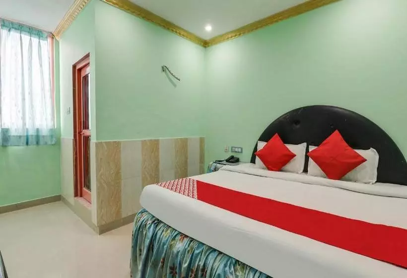 ホテル Oyo 78777  Uday Raj Palace