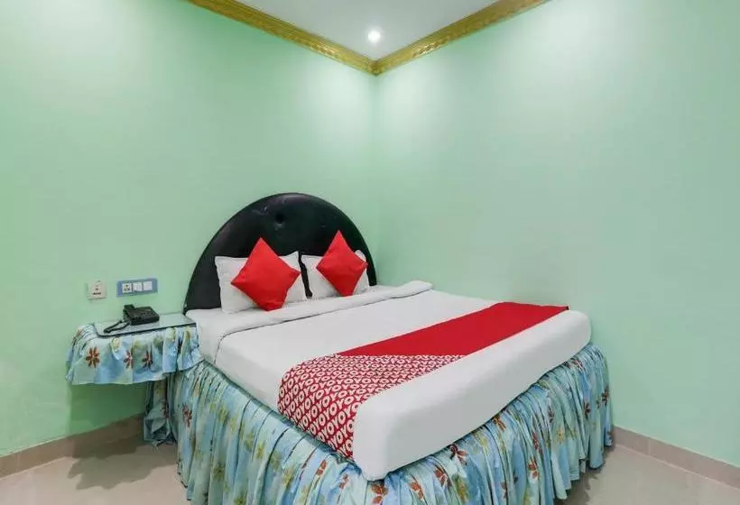 ホテル Oyo 78777  Uday Raj Palace