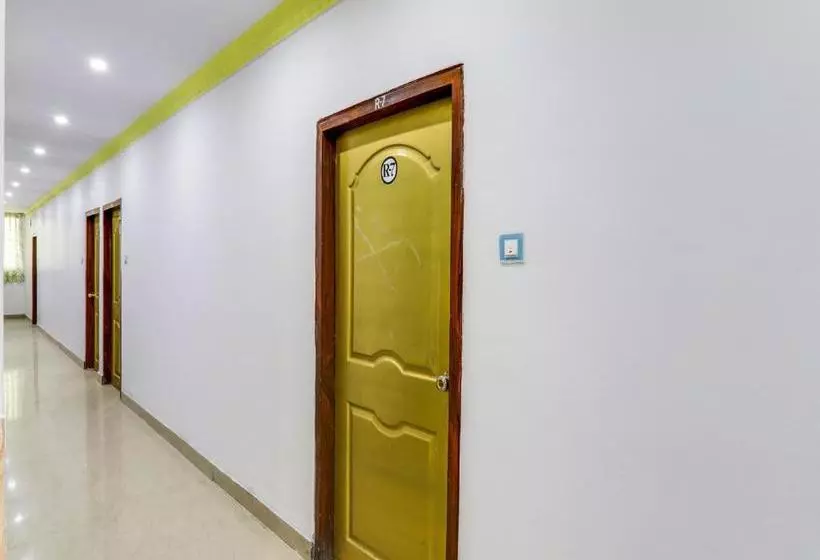 ホテル Oyo 78777  Uday Raj Palace