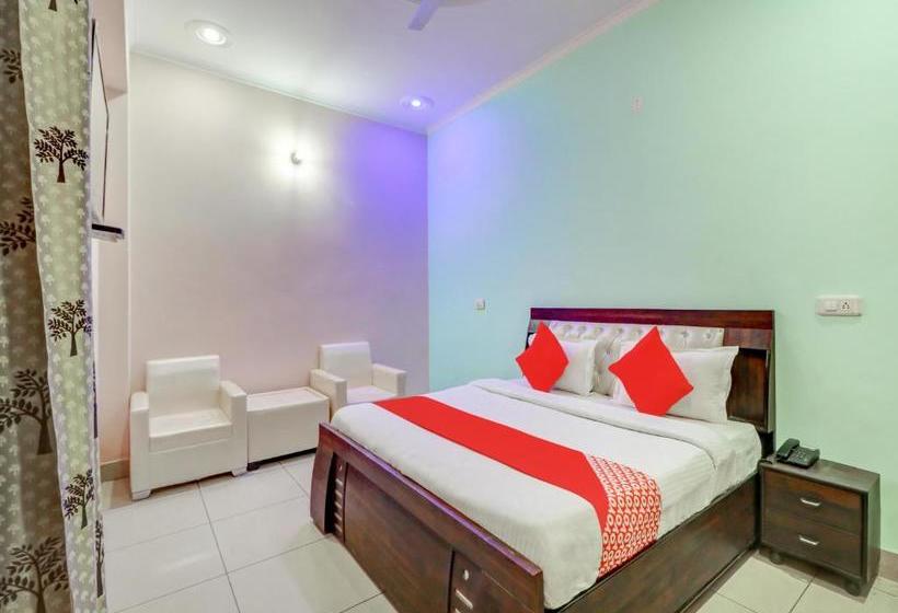 ホテル Oyo 79242 City Heart