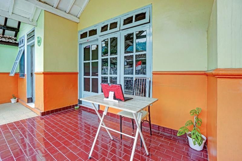 Hotell Oyo 90321 Ken Ken Villa