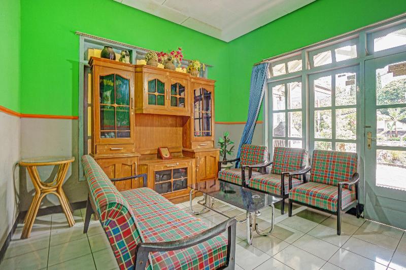 Hotell Oyo 90321 Ken Ken Villa