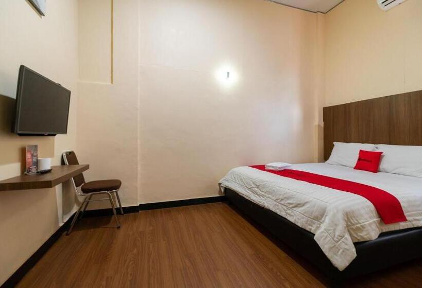 בית מלון כפרי Reddoorz Plus Near Ramayana Pematangsiantar