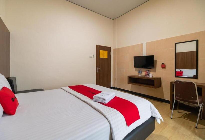 בית מלון כפרי Reddoorz Plus Near Ramayana Pematangsiantar