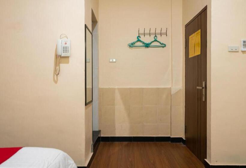 בית מלון כפרי Reddoorz Plus Near Ramayana Pematangsiantar