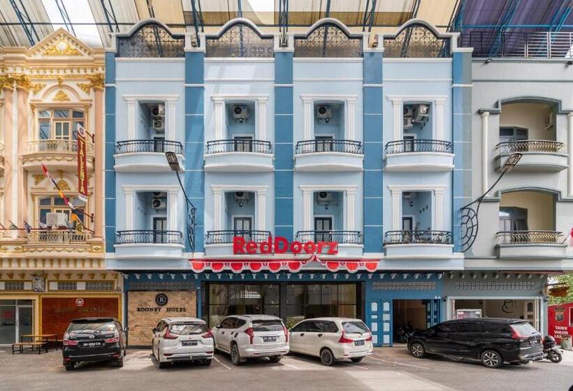 בית מלון כפרי Reddoorz Plus Near Ramayana Pematangsiantar