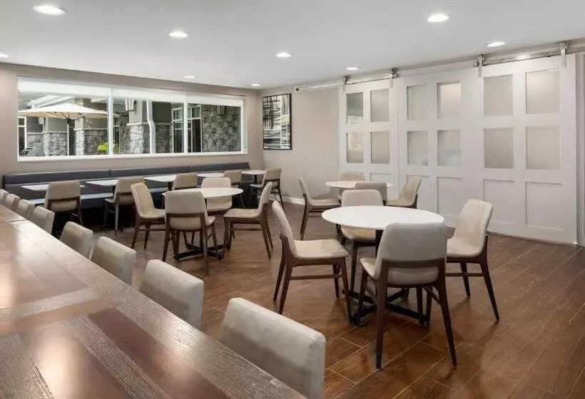 هتل Residence Inn By Marriott East Peoria