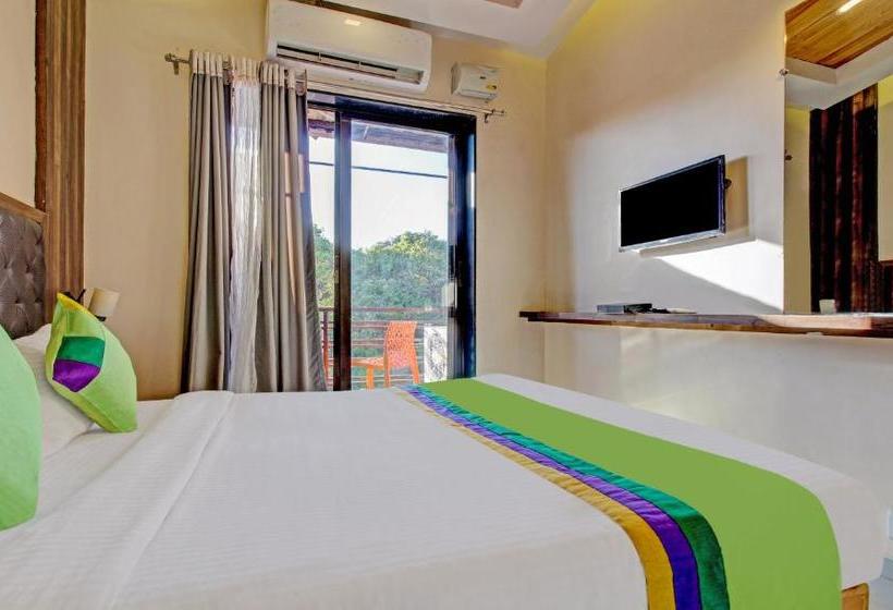 فندق Green Woods 1 Km From Main Market