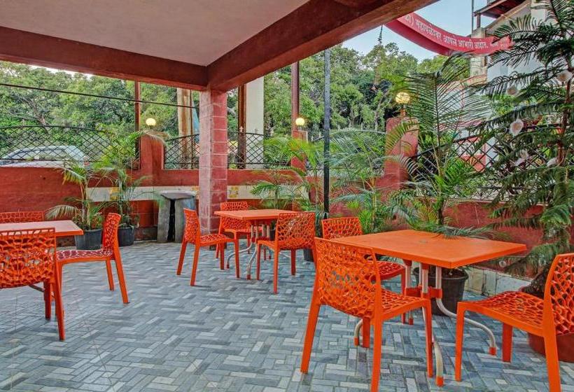 فندق Green Woods 1 Km From Main Market