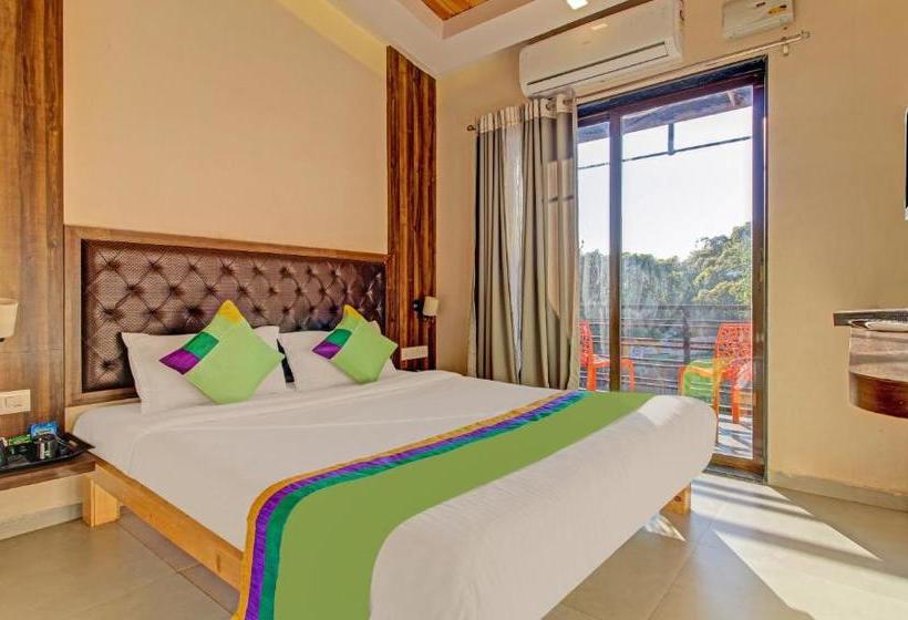 فندق Green Woods 1 Km From Main Market