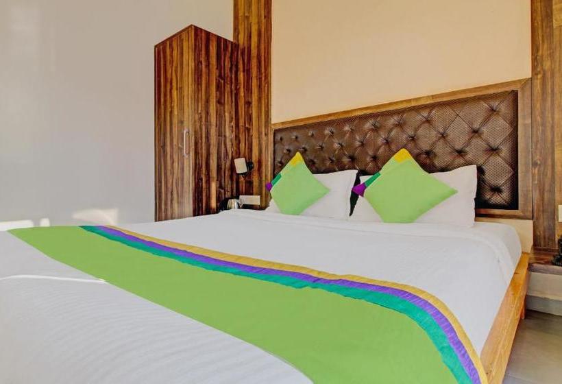 فندق Green Woods 1 Km From Main Market