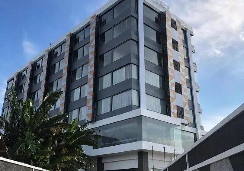 Zenith Premiere Hotel Baubau