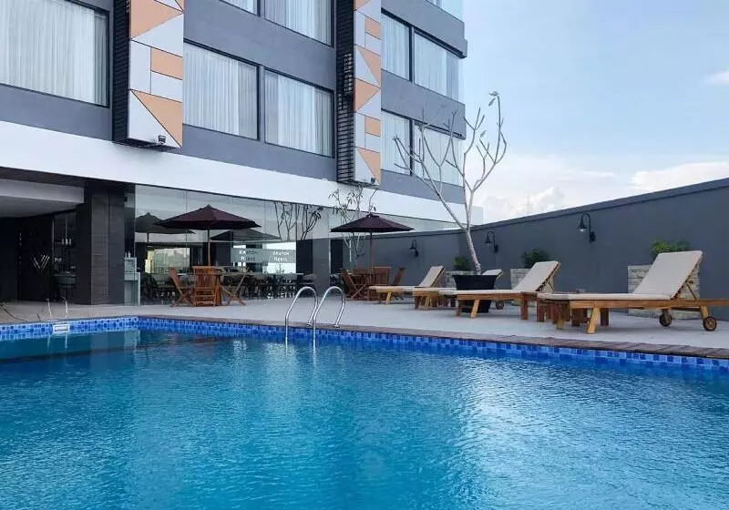 Zenith Premiere Hotel Baubau