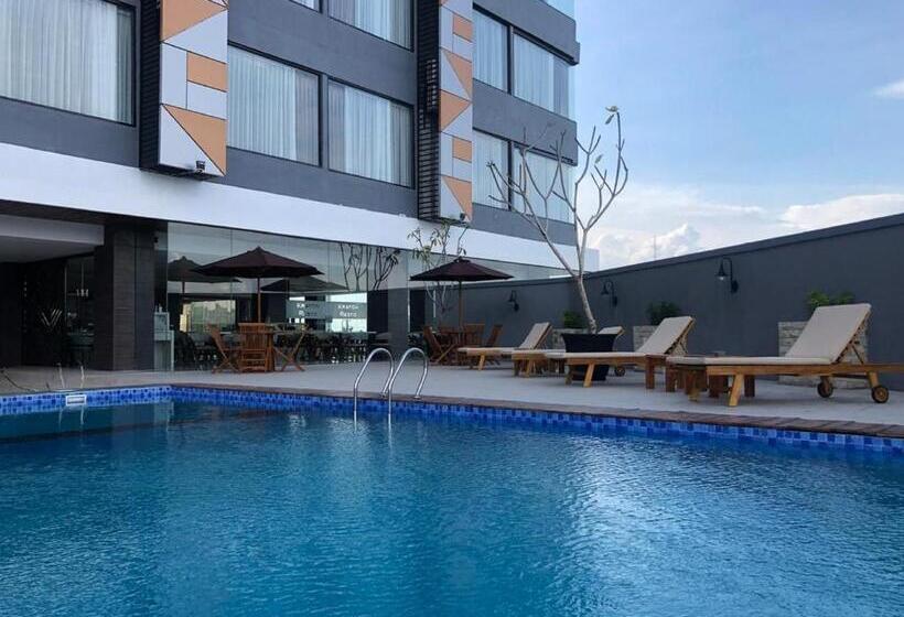 Zenith Premiere Hotel Baubau