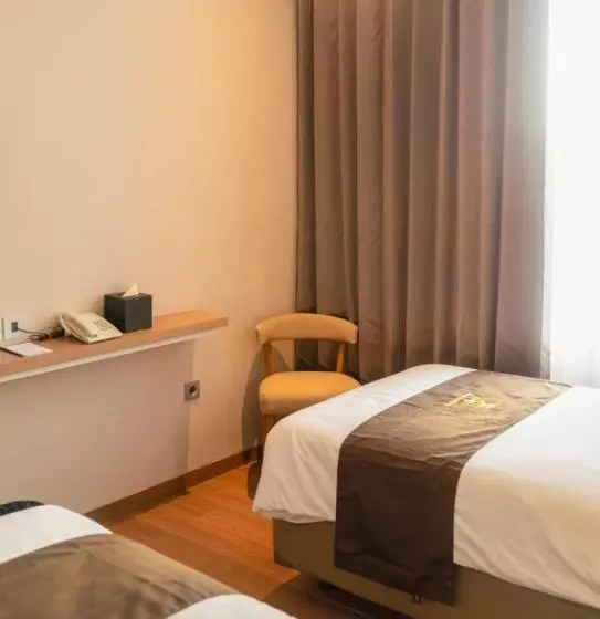 Zenith Premiere Hotel Baubau