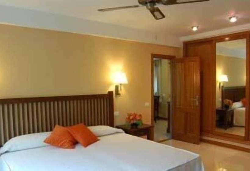 Aparthotel El Galeón