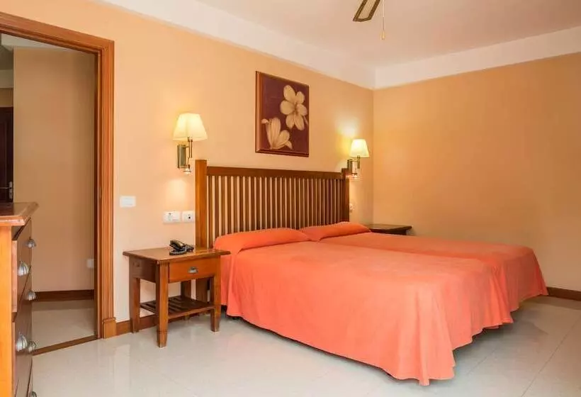 Aparthotel El Galeón