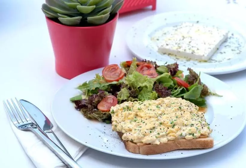 בית מלון כפרי Athens Market Portrait