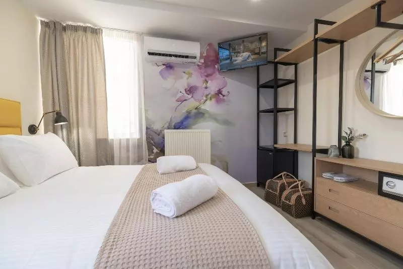 בית מלון כפרי Athens Market Portrait