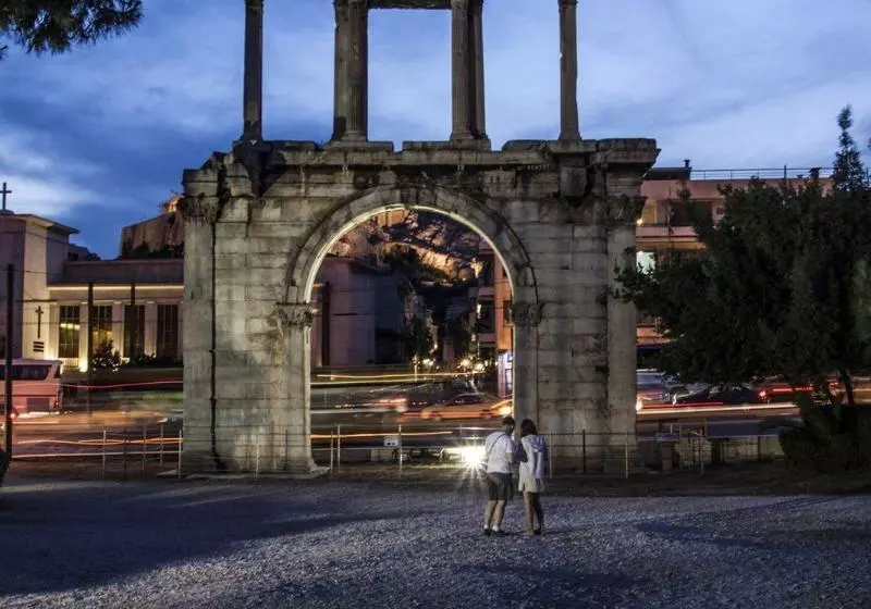 בית מלון כפרי Athens Market Portrait