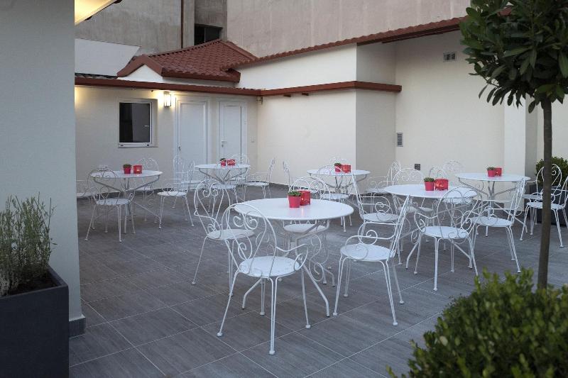 בית מלון כפרי Athens Market Portrait