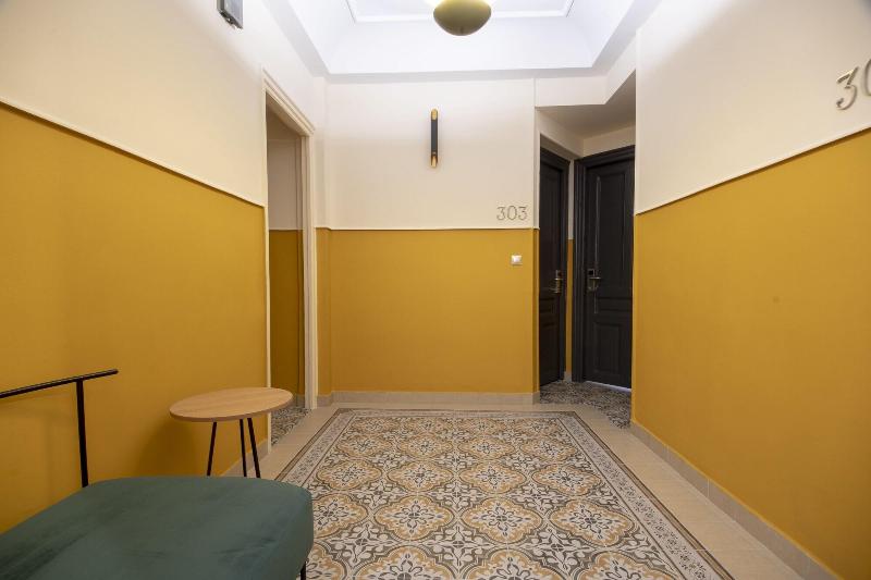 בית מלון כפרי Athens Market Portrait