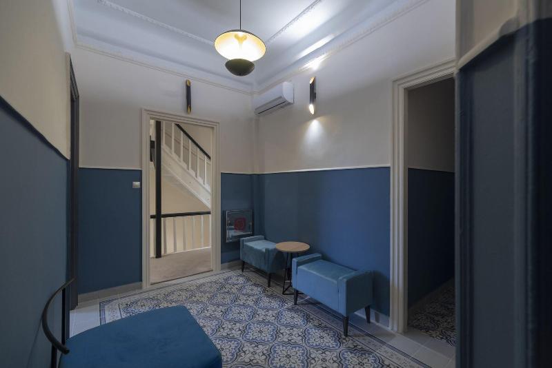 בית מלון כפרי Athens Market Portrait