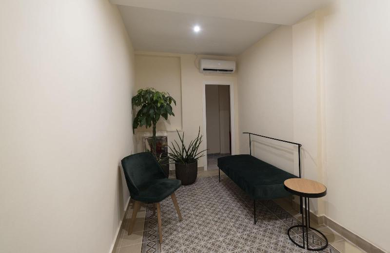 בית מלון כפרי Athens Market Portrait