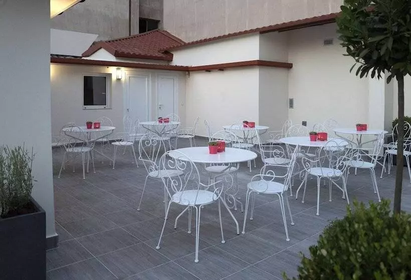 בית מלון כפרי Athens Market Portrait