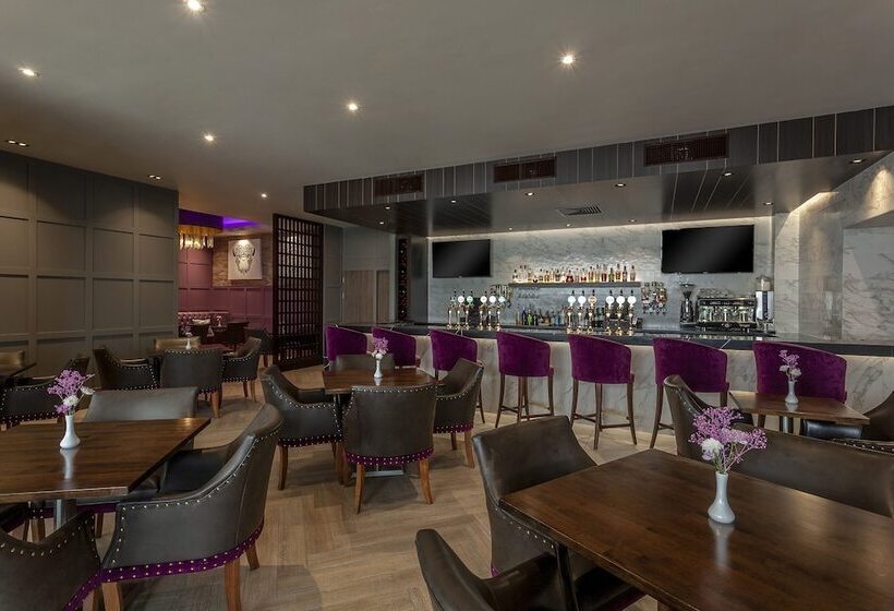 فندق Athlone Springs