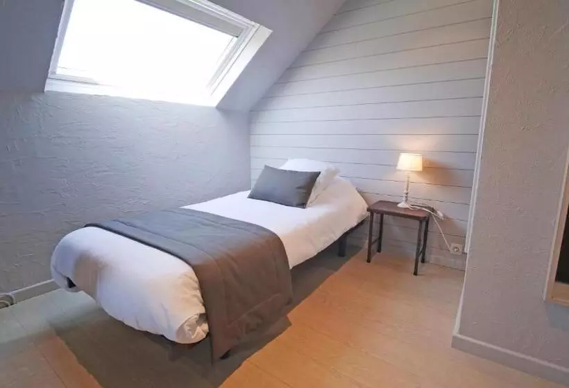 Отель Auberge La Hutte Lurette