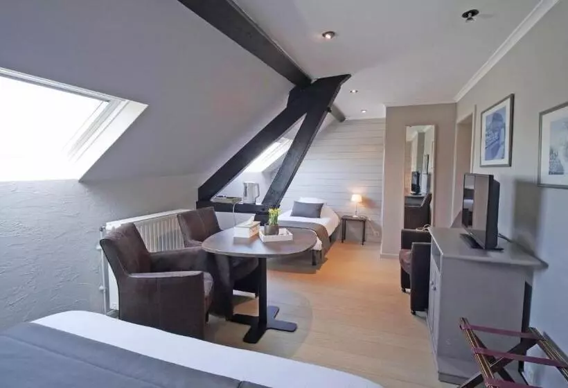 Отель Auberge La Hutte Lurette